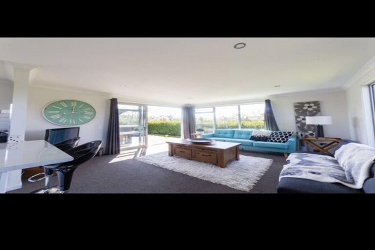 Photo of property in 16 Burgundy Drive, Martinborough, 5711