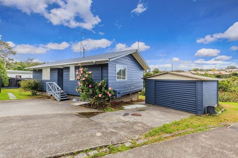 Photo of property in 2/21 Kitewao Street, Northcote, Auckland, 0627