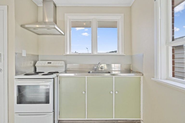 Photo of property in 8 Oregon Drive, Maoribank, Upper Hutt, 5018