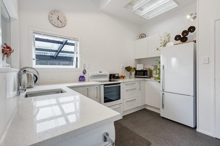 Photo of property in 3/522 Te Atatu Road, Te Atatu Peninsula, Auckland, 0610