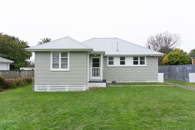 Photo of property in 36 Crewe Crescent, Hokowhitu, Palmerston North, 4410