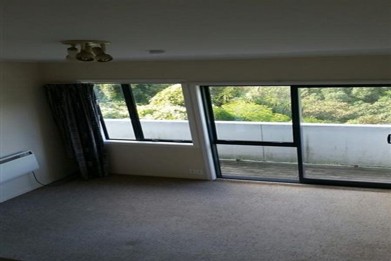 Photo of property in 2/7 Raroa Road, Kelburn, Wellington, 6012