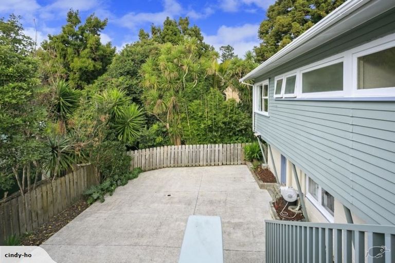 Photo of property in 1 Lynn Road, Bayview, Auckland, 0629
