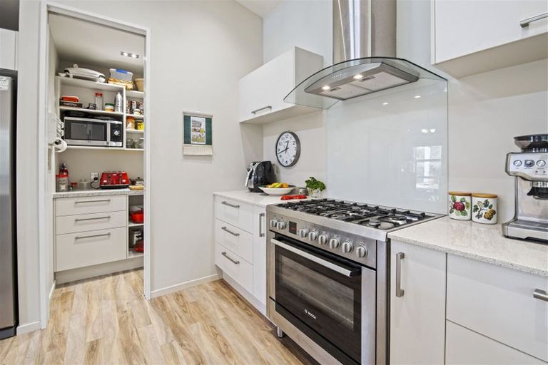 Photo of property in 6 Federer Lane, Bishopdale, Christchurch, 8053