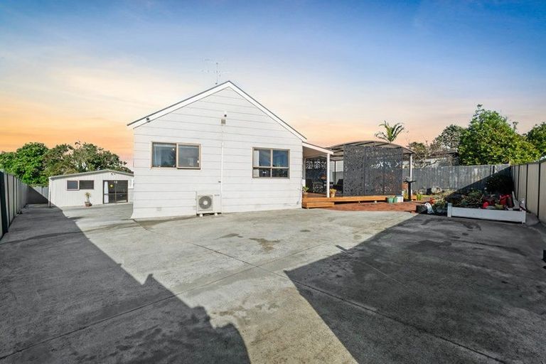 Photo of property in 97 Hyperion Drive, Randwick Park, Auckland, 2105