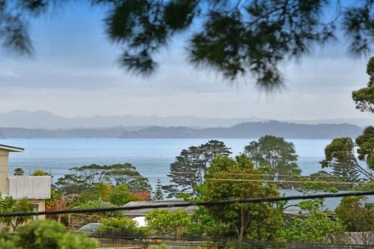 Photo of property in 12a Matai Road, Stanmore Bay, Whangaparaoa, 0932