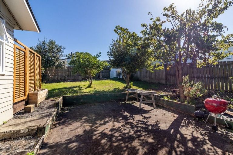 Photo of property in 10 Mcquarrie Avenue, Wattle Downs, Auckland, 2103