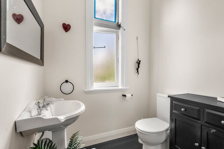 Photo of property in 160 Fitzherbert Street, Featherston, 5710