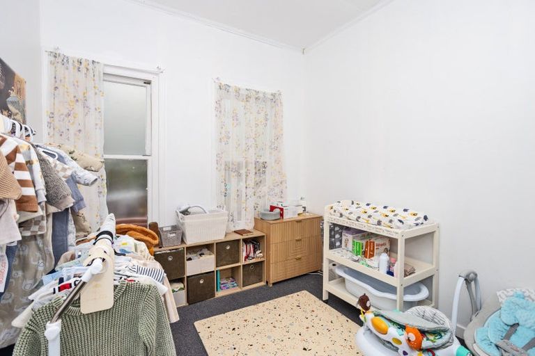 Photo of property in 8 Centre Street, Strathern, Invercargill, 9812