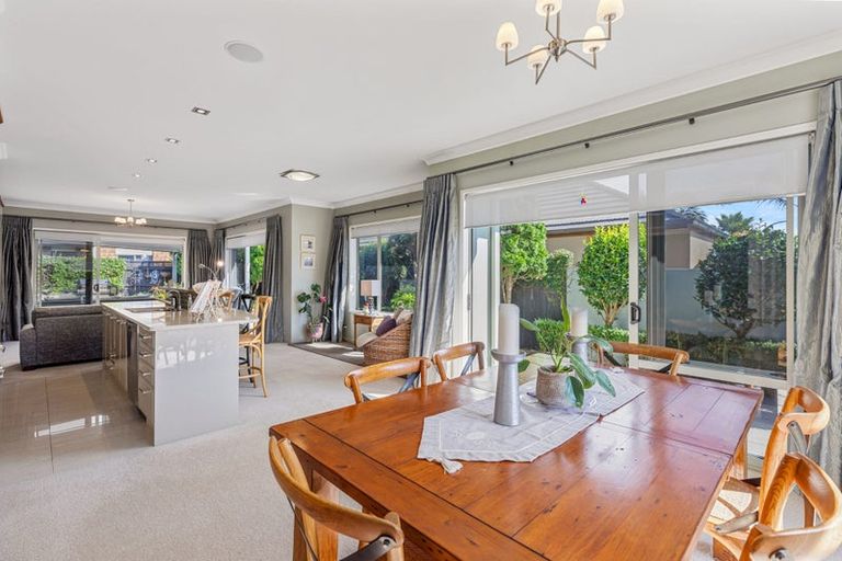 Photo of property in 2 Saratoga Court, Papamoa Beach, Papamoa, 3118