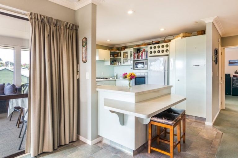 Photo of property in 4 Shera Street, Acacia Bay, Taupo, 3330