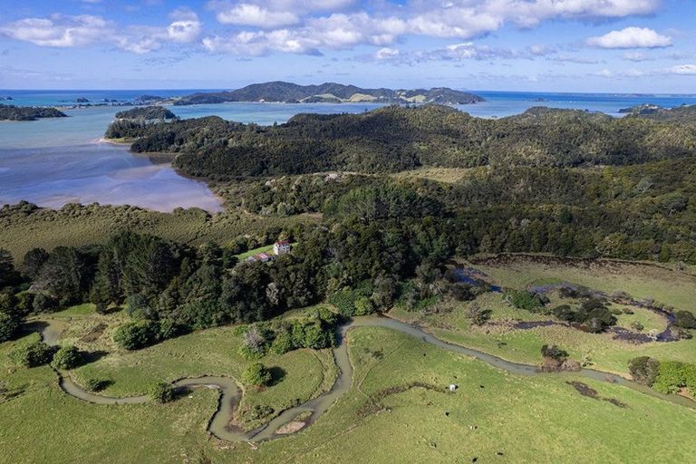 Photo of property in 3118 Russell Road, Punaruku, Hikurangi, 0184