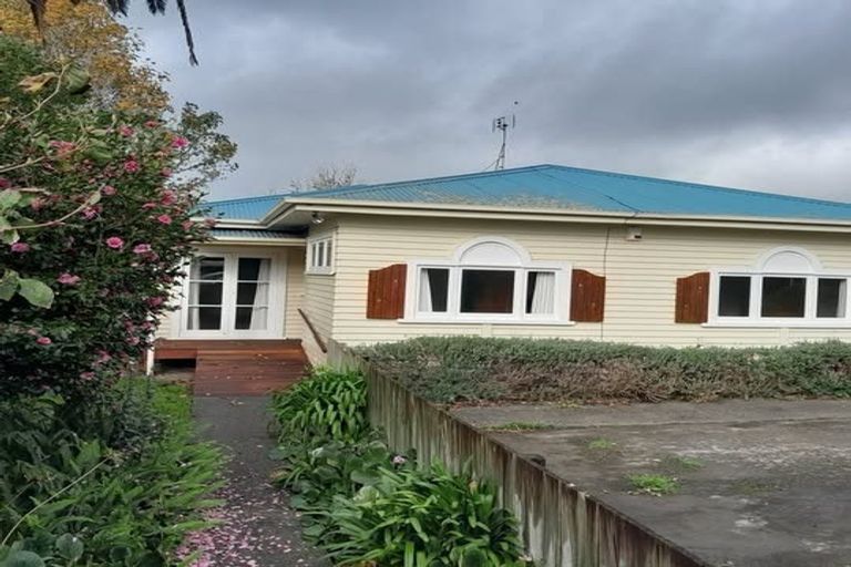 Photo of property in 94 Queen Street, Waiuku, 2123