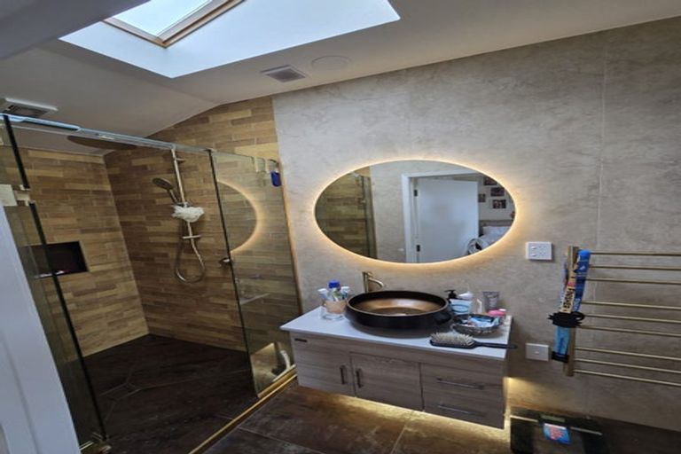 Photo of property in 55 Coronation Road, Hillcrest, Auckland, 0627