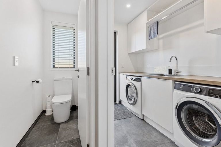 Photo of property in 2 Page Place, Rangiora, 7400