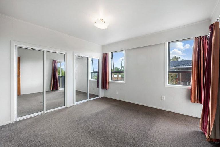 Photo of property in 245 Sunset Road, Sunnynook, Auckland, 0632