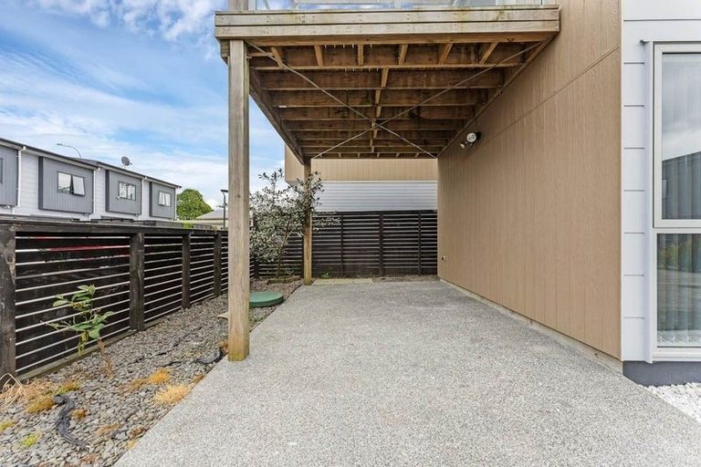 Photo of property in 13c Sealord Place, Clendon Park, Auckland, 2103