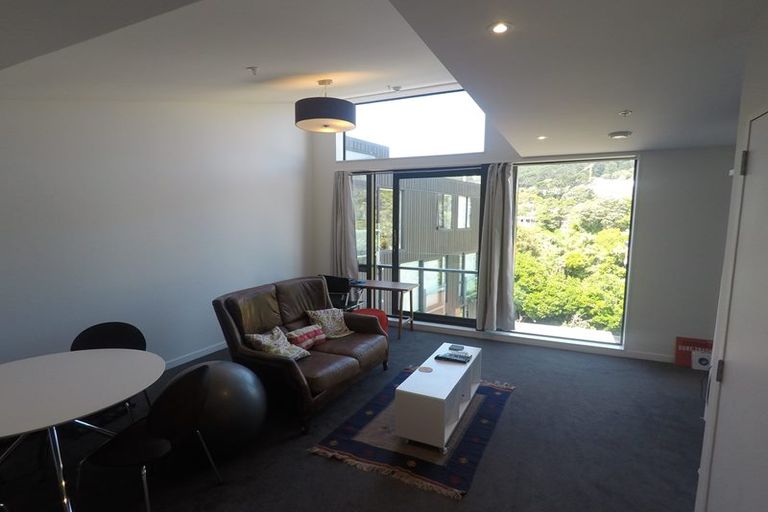 Photo of property in Nouvo Apartments, 5h/21 Rugby Street, Mount Cook, Wellington, 6021