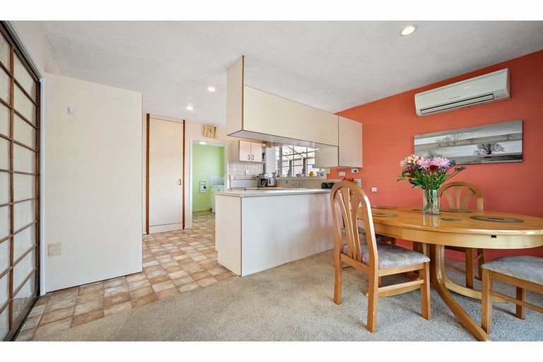 Photo of property in 2/203 Main North Road, Redwood, Christchurch, 8051
