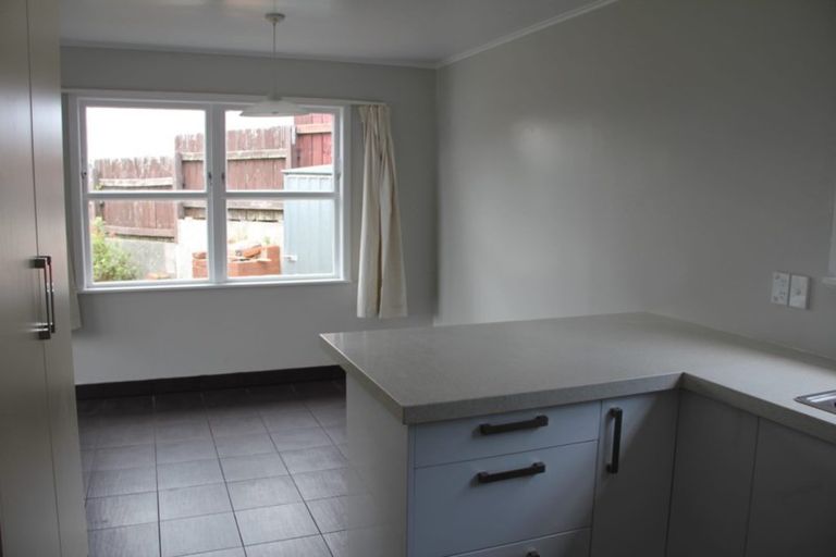 Photo of property in 2 Archbold Street, Newlands, Wellington, 6037