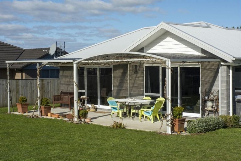 Photo of property in 2 Mercade Close, Stratford, 4332