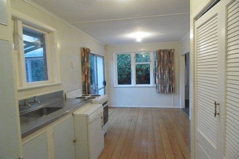 Photo of property in 33 Jillett Street, Titahi Bay, Porirua, 5022