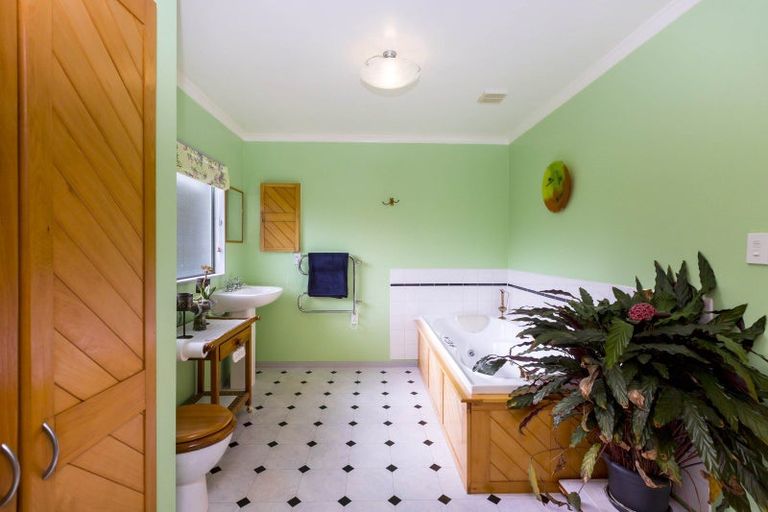 Photo of property in 20a Norana Road, Maoribank, Upper Hutt, 5018