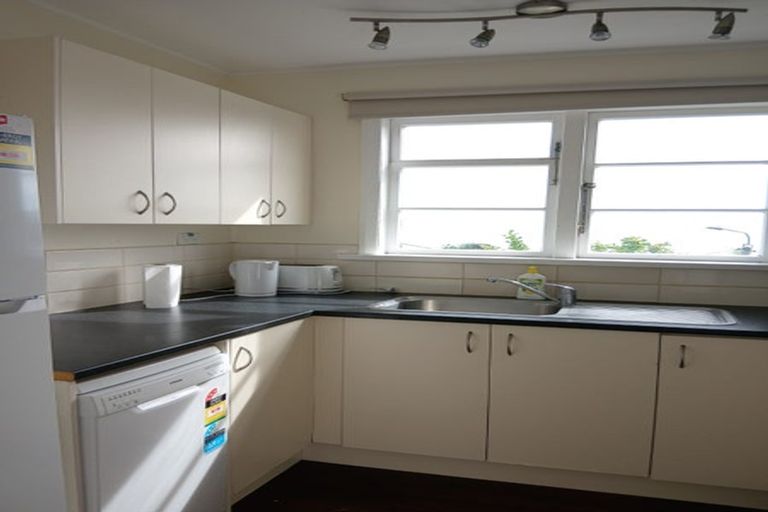 Photo of property in 112 Grafton Road, Roseneath, Wellington, 6011