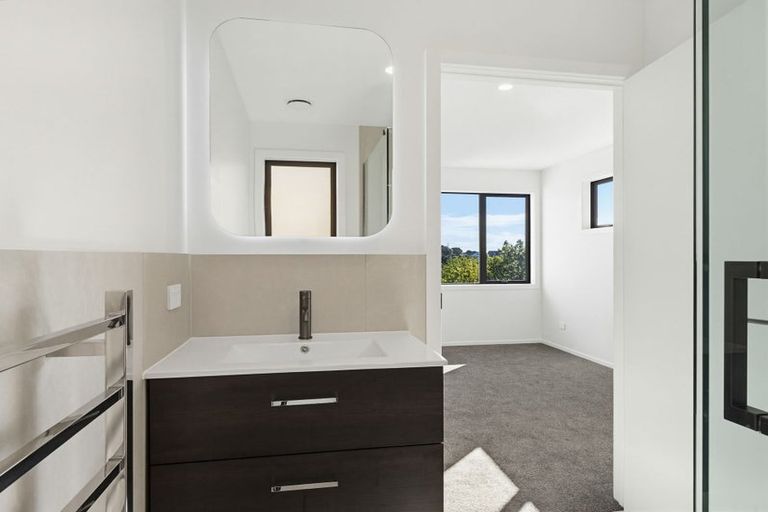 Photo of property in 8a Cedar Terrace, Stanmore Bay, Whangaparaoa, 0932