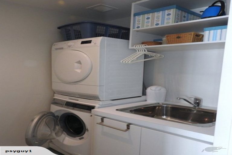 Photo of property in Clyde Quay Wharf, 1a/3 Clyde Quay Wharf, Te Aro, Wellington, 6011