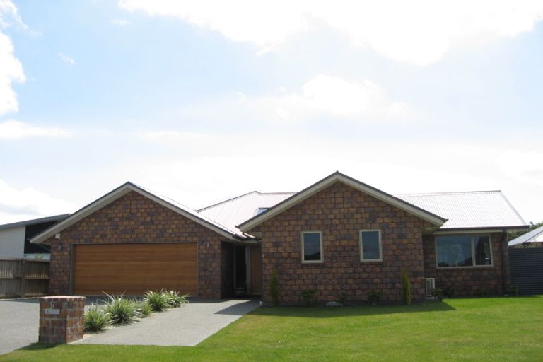 Photo of property in 8 Bancroft Place, Parklands, Christchurch, 8083