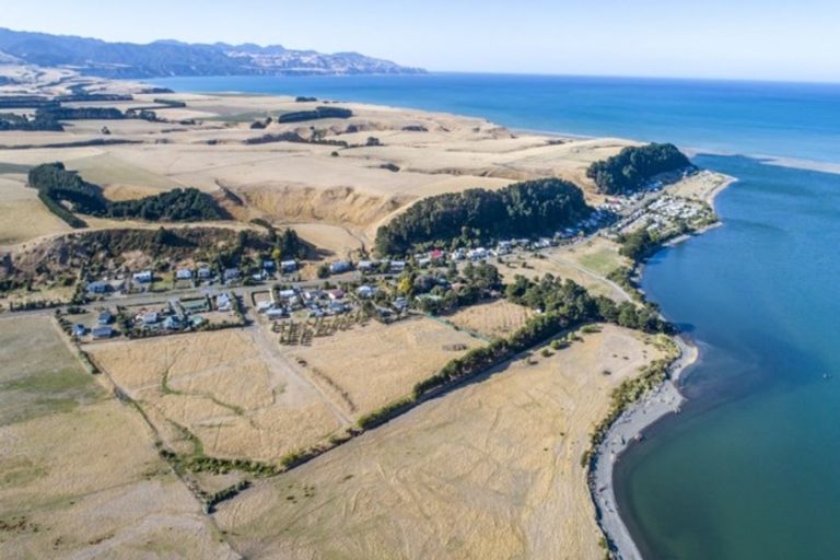 Photo of property in 97 Lake Ferry Road, Lake Ferry, Featherston, 5772