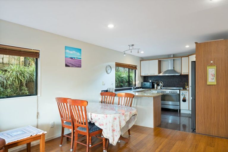 Photo of property in 37 Virginia Street, Henderson, Auckland, 0612