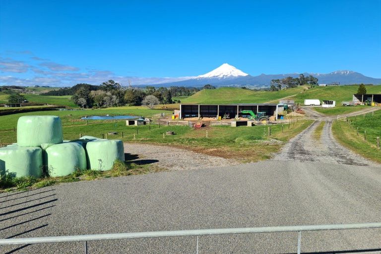 Photo of property in 801 Mangorei Road, Mangorei, New Plymouth, 4371