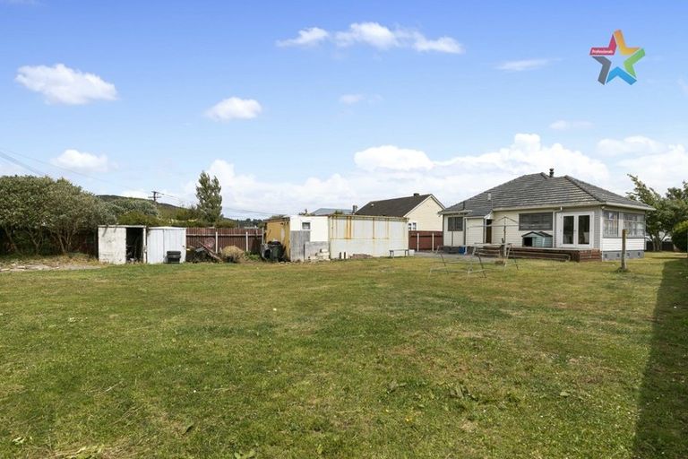 Photo of property in 58 Hewer Crescent, Naenae, Lower Hutt, 5011