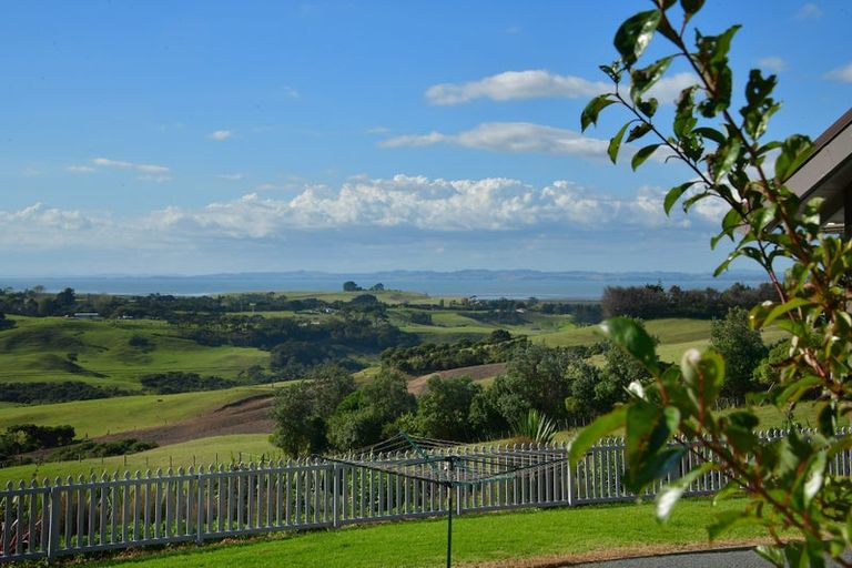 Photo of property in 21 Shine Road, South Head, Helensville, 0874