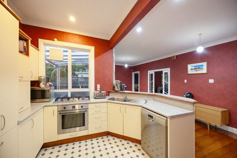 Photo of property in 8 Russell Street, Palmerston North, 4414