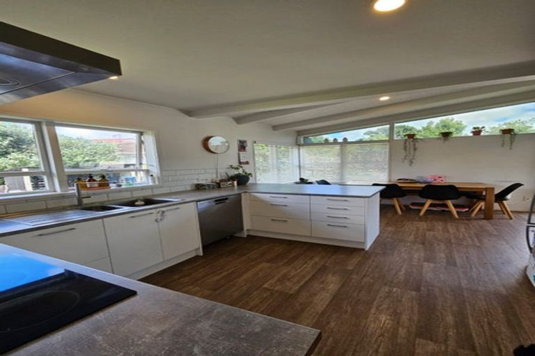 Photo of property in 30 Domain Street, Waiuku, 2123