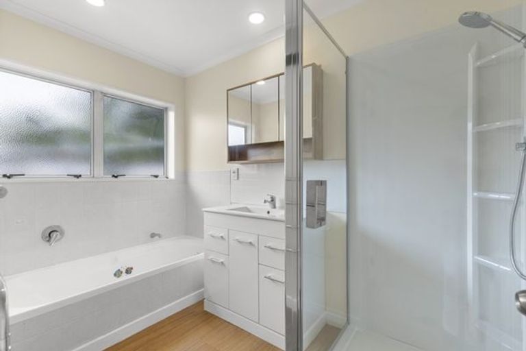 Photo of property in 202 Gravatt Road, Papamoa Beach, Papamoa, 3118