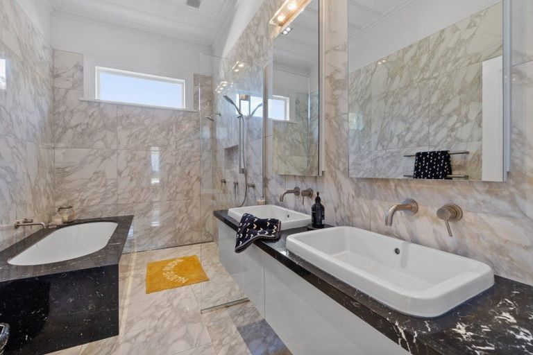 Photo of property in 58 Stanley Point Road, Stanley Point, Auckland, 0624