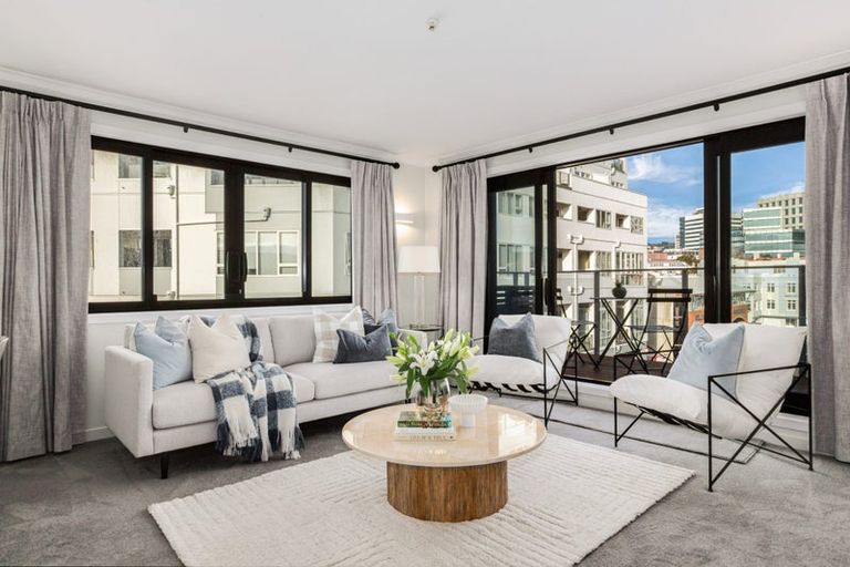 Photo of property in Endeavour Apartments, 22/125 Thorndon Quay, Pipitea, Wellington, 6011