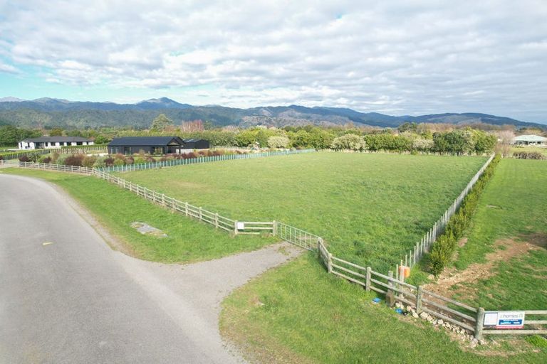 Photo of property in 12 Oriwa Lane, Levin, 5571