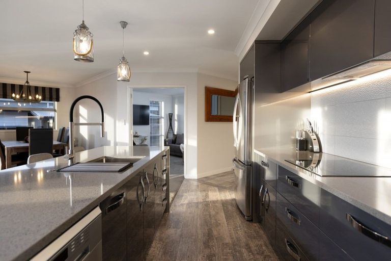 Photo of property in 20 Rochfort Crescent, Pyes Pa, Tauranga, 3112