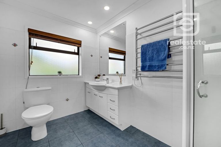 Photo of property in 4 Janome Place, Bucklands Beach, Auckland, 2014