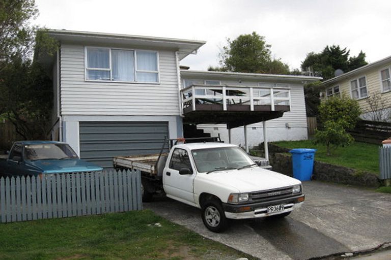 Photo of property in 15 Bexley Grove, Wainuiomata, Lower Hutt, 5014