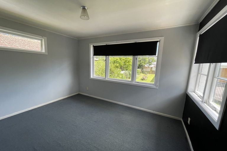 Photo of property in 15 Amberley Avenue, Te Atatu South, Auckland, 0610