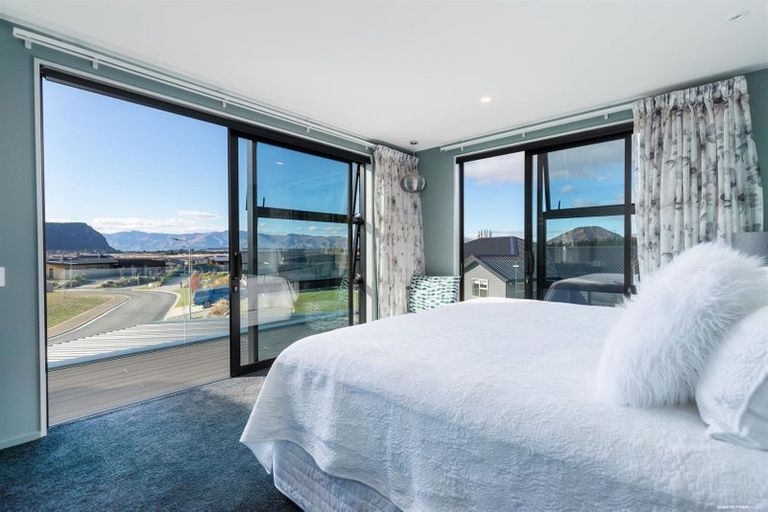 Photo of property in 10 Turnbull Crescent, Wanaka, 9305
