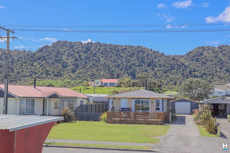 Photo of property in 98 Domett Esplanade, Cobden, Greymouth, 7802