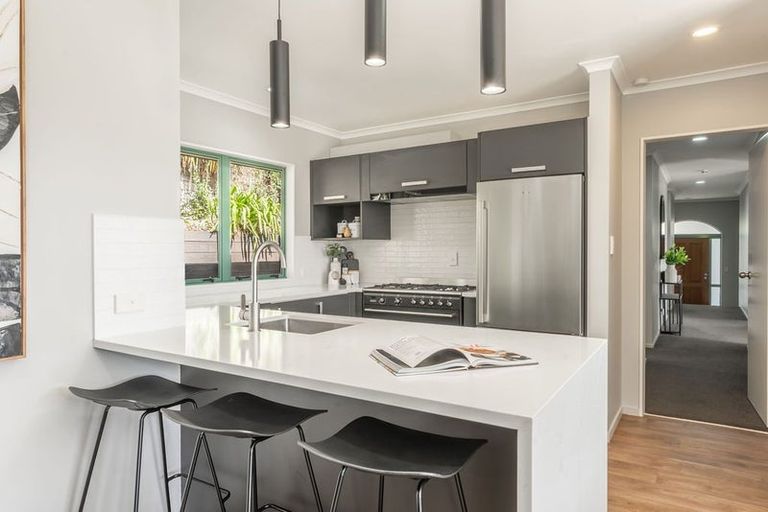 Photo of property in 9 Tupare Heights, Pyes Pa, Tauranga, 3112