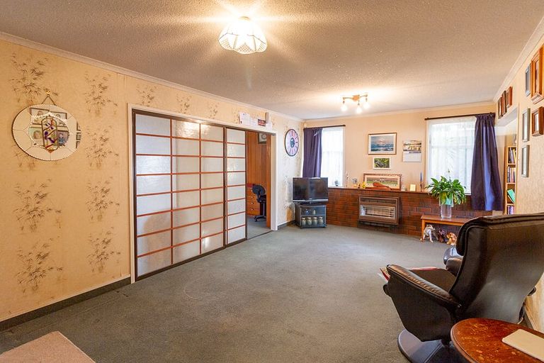 Photo of property in 7 Alma Place, Milson, Palmerston North, 4414